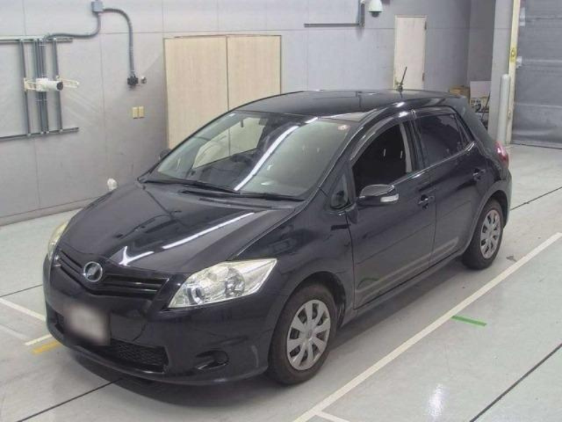 1 Toyota Auris 2010: Reliable, Economical Hatchback - Image 1