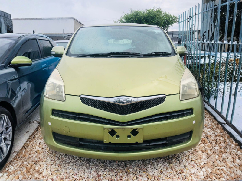 1 2006 Toyota Ractis: Compact & Versatile - Image 1