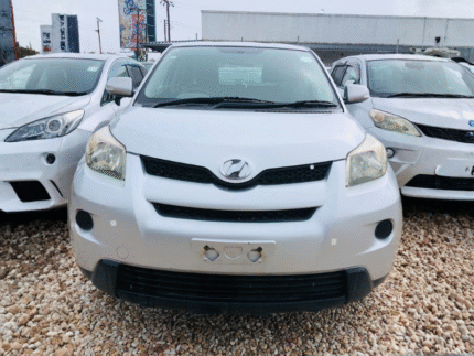 2008 Toyota ist: Bold Style, Easy City
